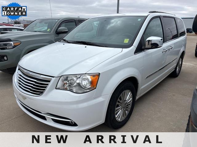 2015 chrysler town & country touring-l