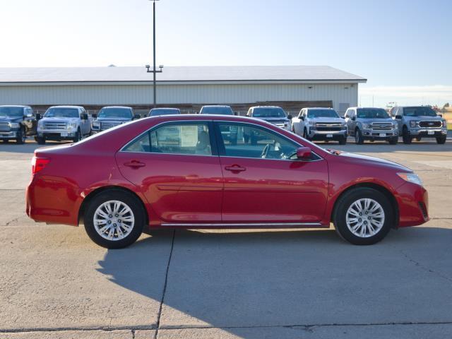 2013 toyota camry le