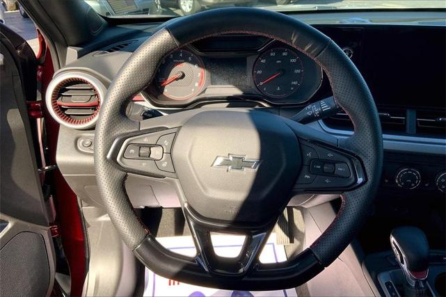 2025 chevrolet trax 1rs