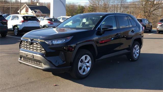 2022 toyota rav4 le