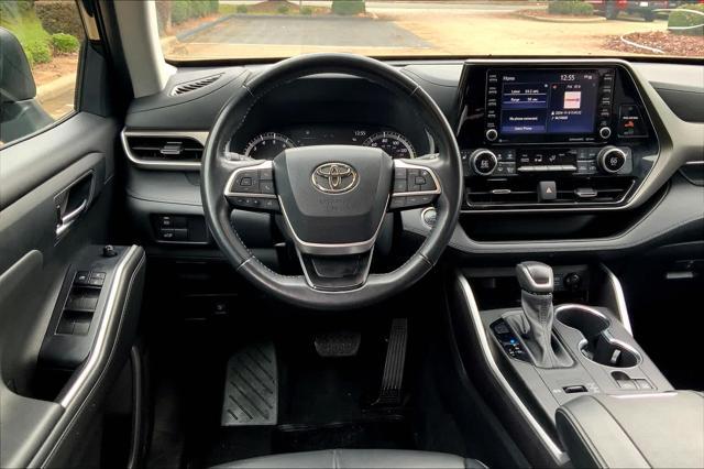 2022 toyota highlander xle