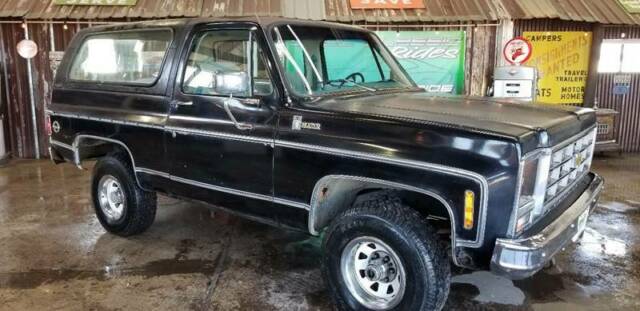 chevrolet blazer black with 92,946 miles, for sale!