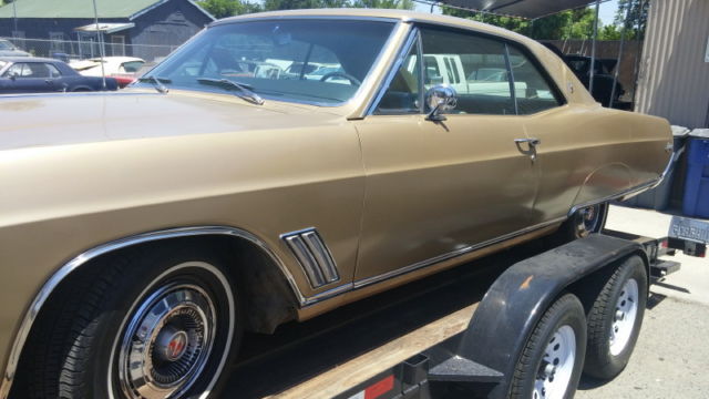 1967 buick skylark, garage find car... original interior, nice