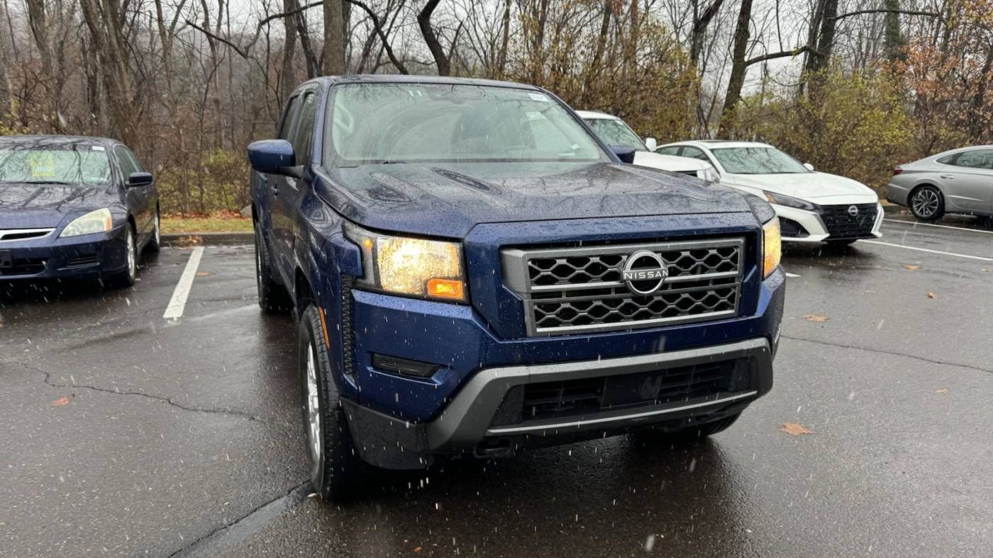 2022 nissan frontier sv