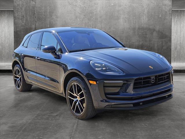 2022 porsche macan base