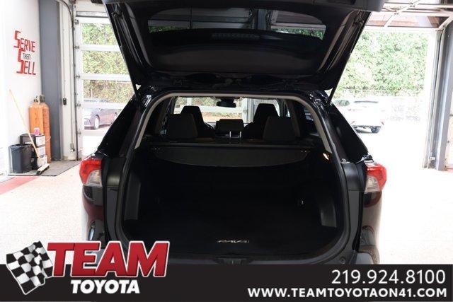 2021 toyota rav4 le