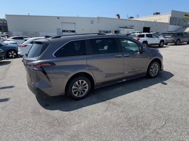 2023 toyota sienna xle 8 passenger