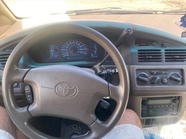 2002 toyota sienna ce