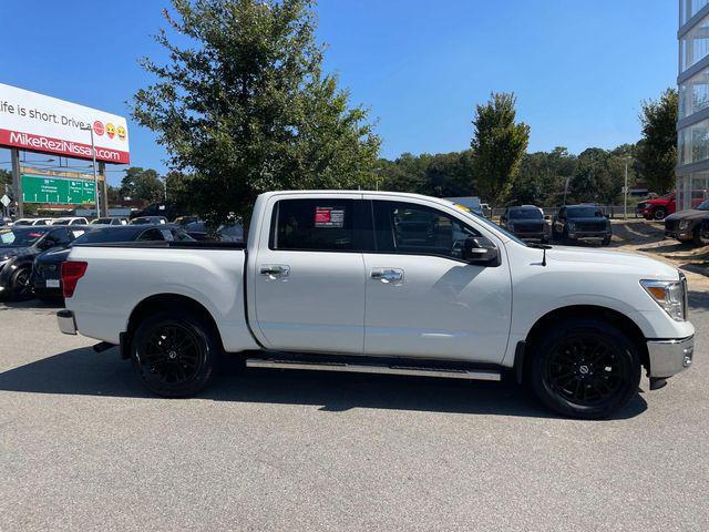 2018 nissan titan sv