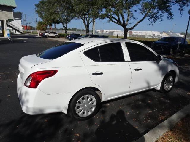 2017 nissan versa s
