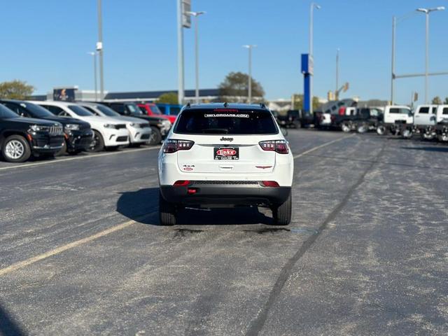 2022 jeep compass trailhawk