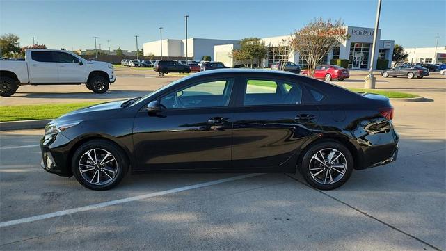 2023 kia forte lxs