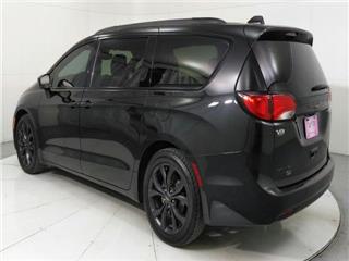2020 Chrysler Pacifica touring l plus