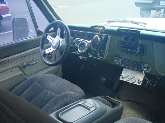 1972 chevrolet suburban 3 door chevy c10 2wd