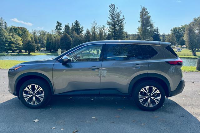 2021 nissan rogue sv