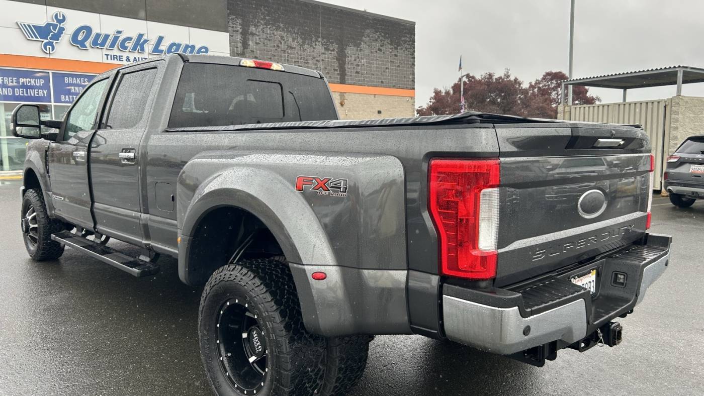 2017 ford f-350 super duty lariat
