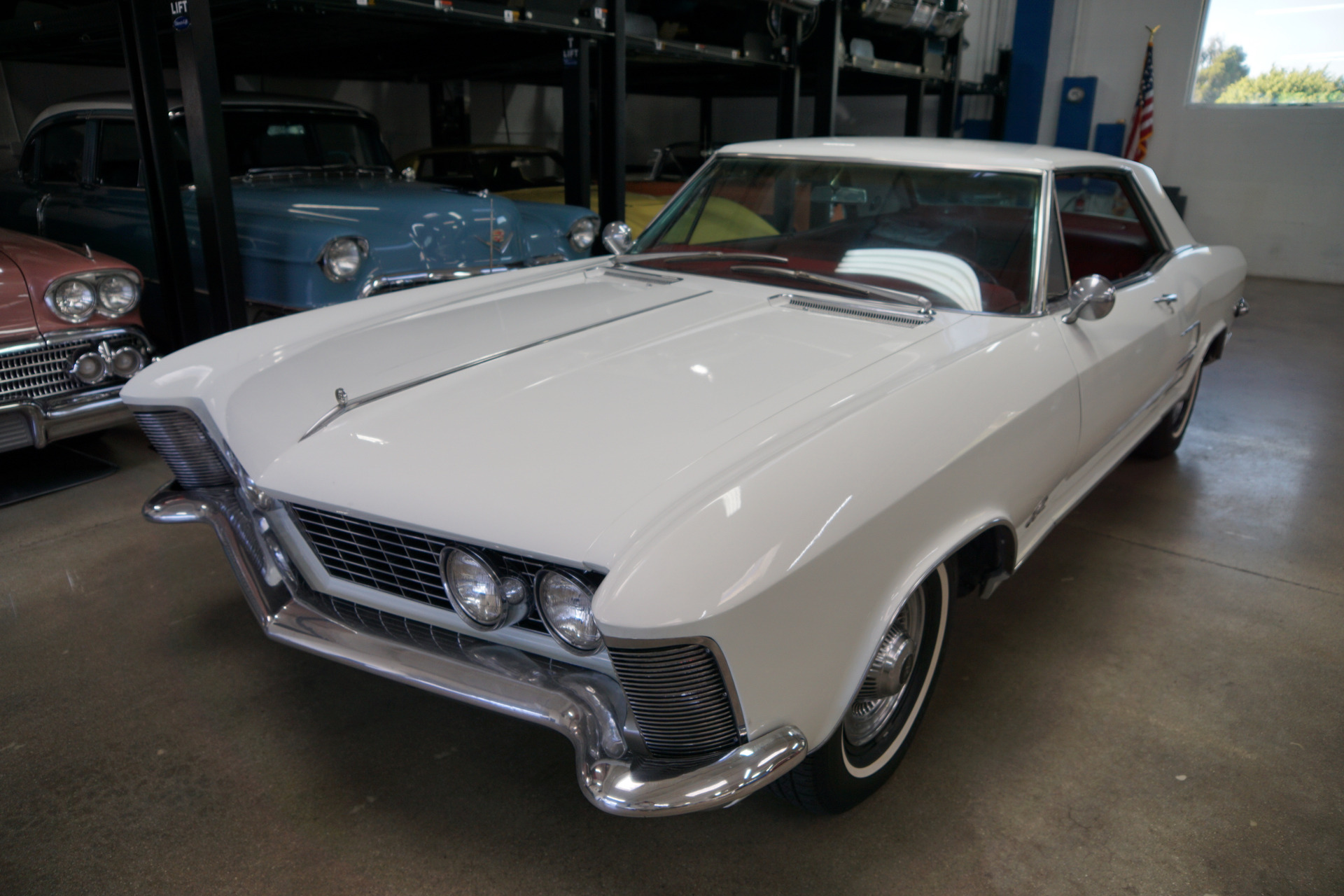81550 miles 425/340hp 4bbl v8 nailhead automatic2 dr hardtop