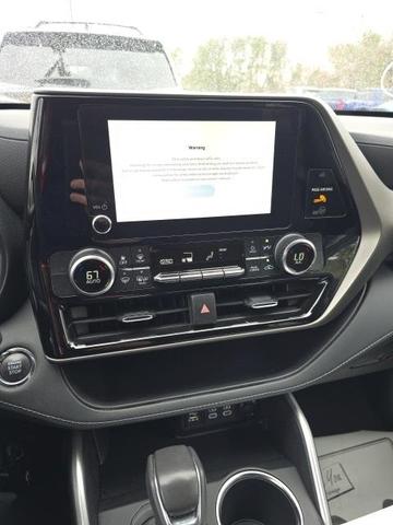 2023 toyota highlander le