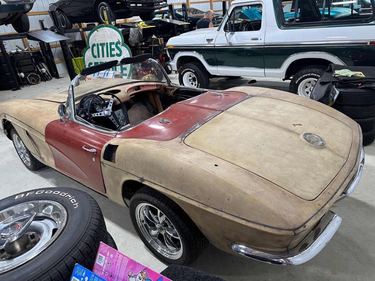 1962 chevrolet corvette convertible brown rwd manual