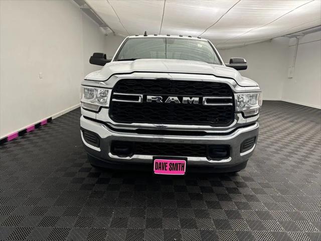 2022 ram 3500 tradesman crew cab 4x4 8 box
