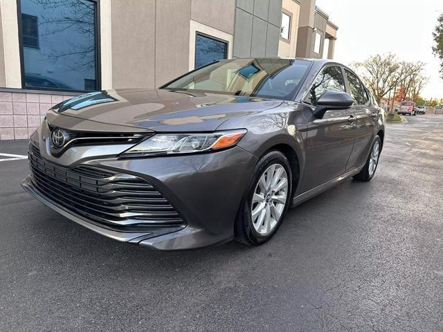 2018 toyota camry le