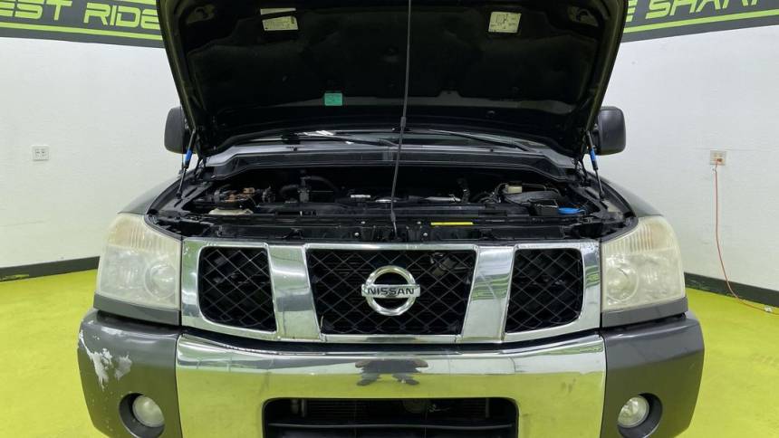 2005 nissan titan le