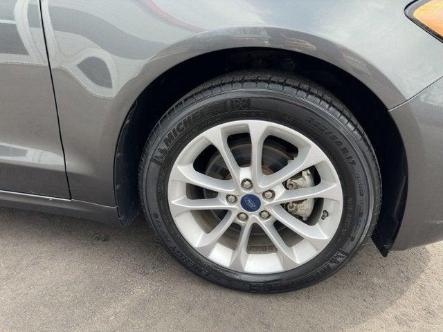 2020 ford fusion se