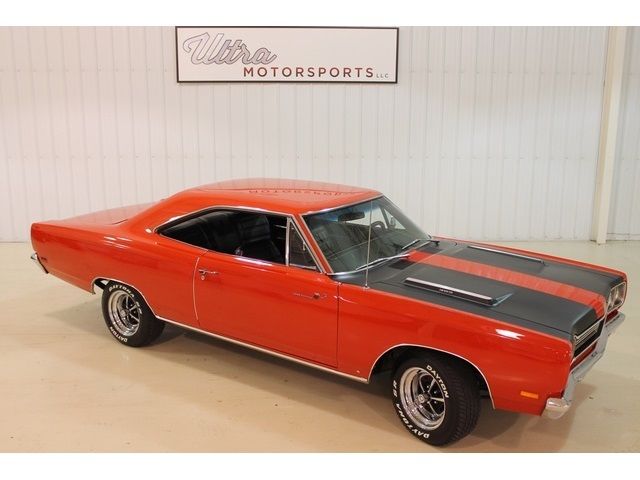 1969 plymouth road runner * pistol grip 4 speed * new reserve
