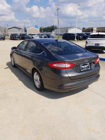 2016 ford fusion se