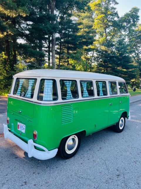 1974 volkswagen kombi van green rwd manual