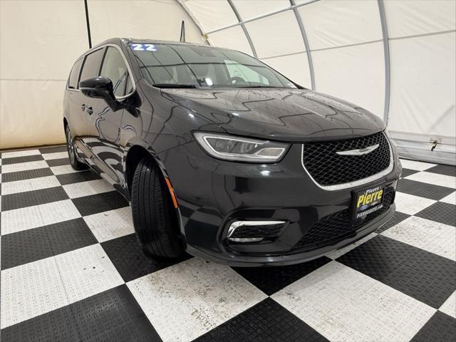 2022 chrysler pacifica hybrid touring l