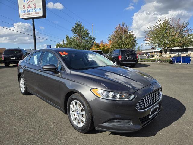 2016 ford fusion se
