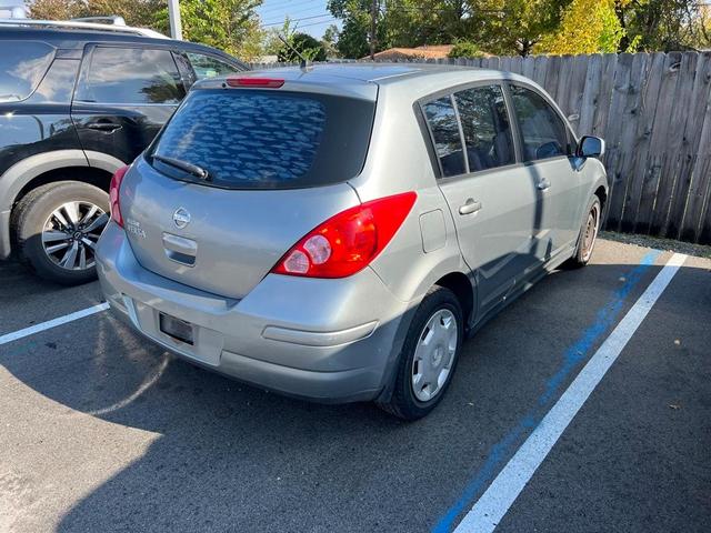 2009 nissan versa 1.8 s