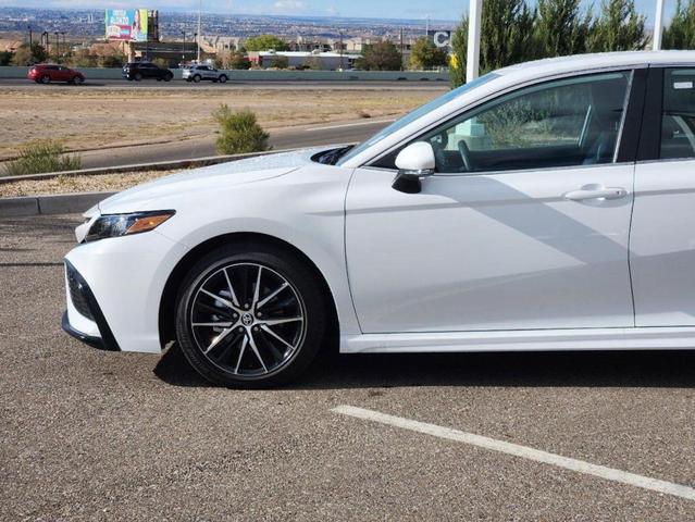 2024 toyota camry se