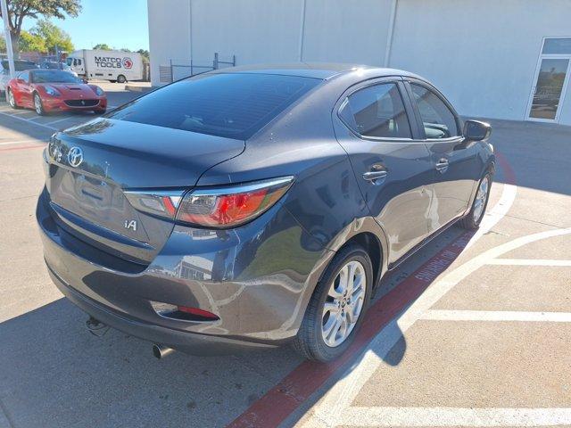 2017 toyota yaris ia base