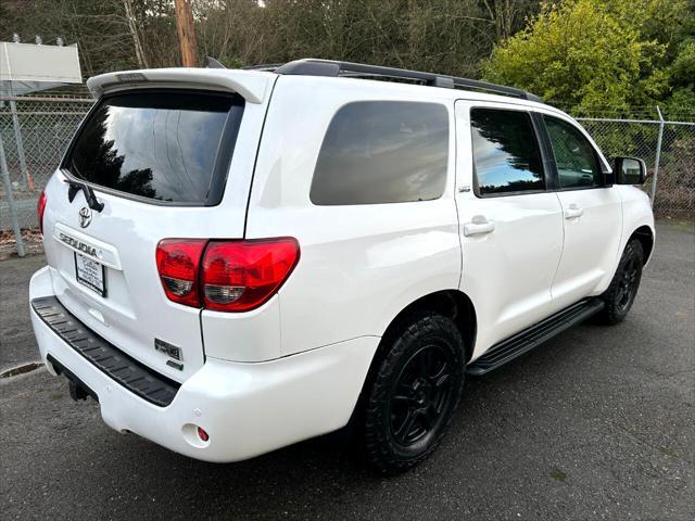 2016 toyota sequoia sr5