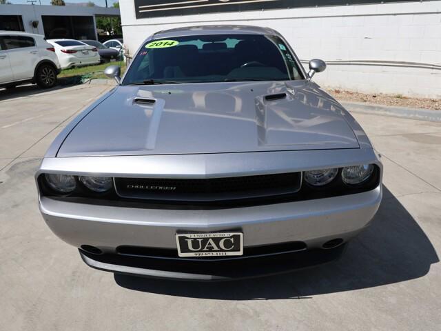 2014 dodge challenger sxt