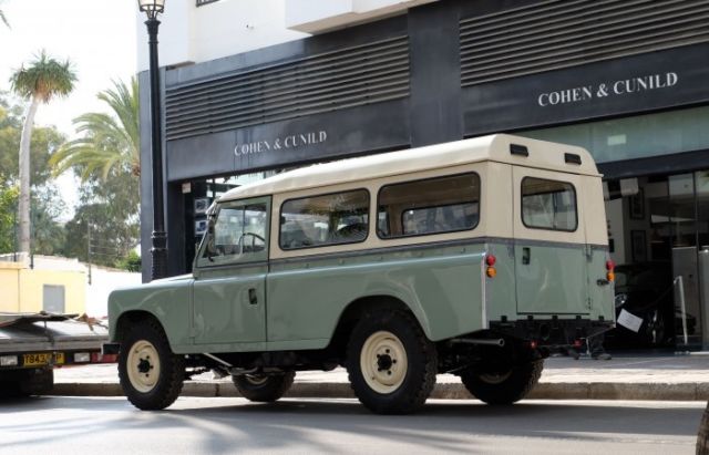 1980 defender 109. absolutley immaculate