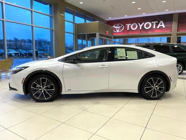 2024 toyota prius xle