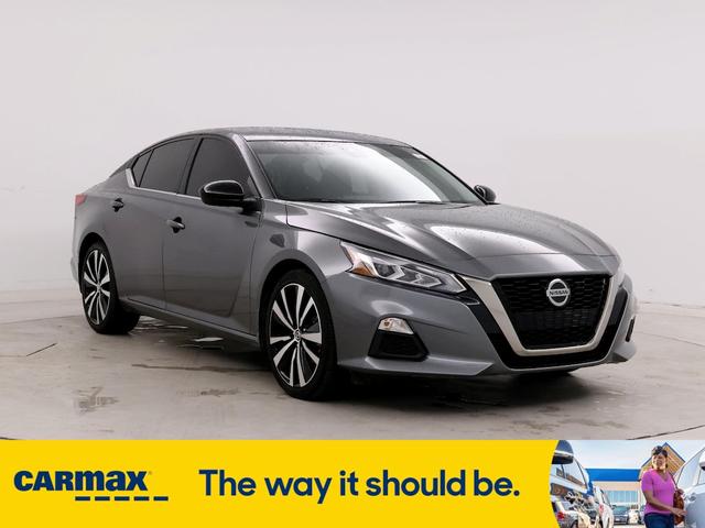 2022 nissan altima sr