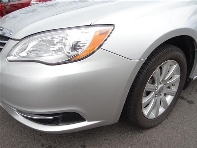 2011 chrysler 200 2dr convertible touring touring for sale in kahului, hawaii