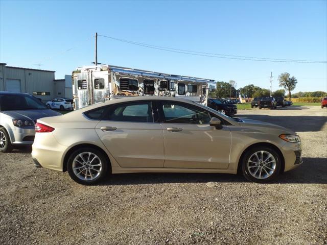 2019 ford fusion se