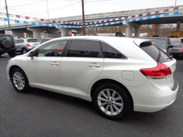 2011 toyota venza base