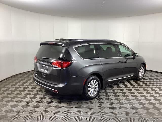 2018 chrysler pacifica touring l in grandville, michigan