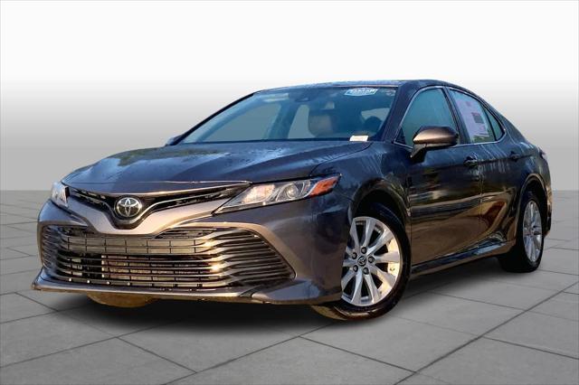 2020 toyota camry le