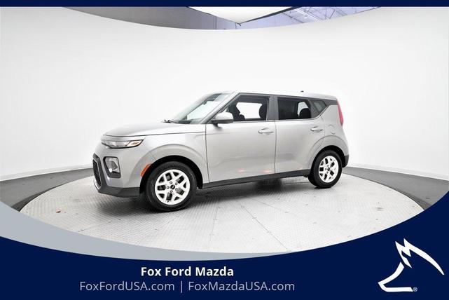 2022 kia soul lx