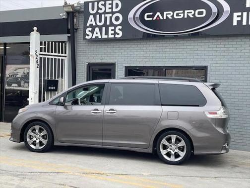2013 toyota sienna