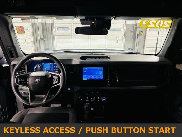 2023 ford bronco base