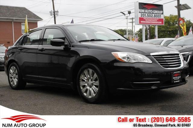 2012 chrysler 200 lx