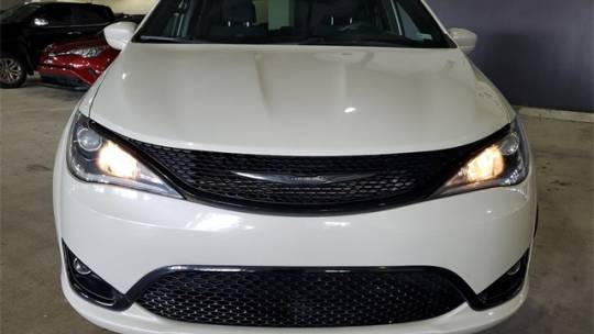 2020 chrysler pacifica touring
